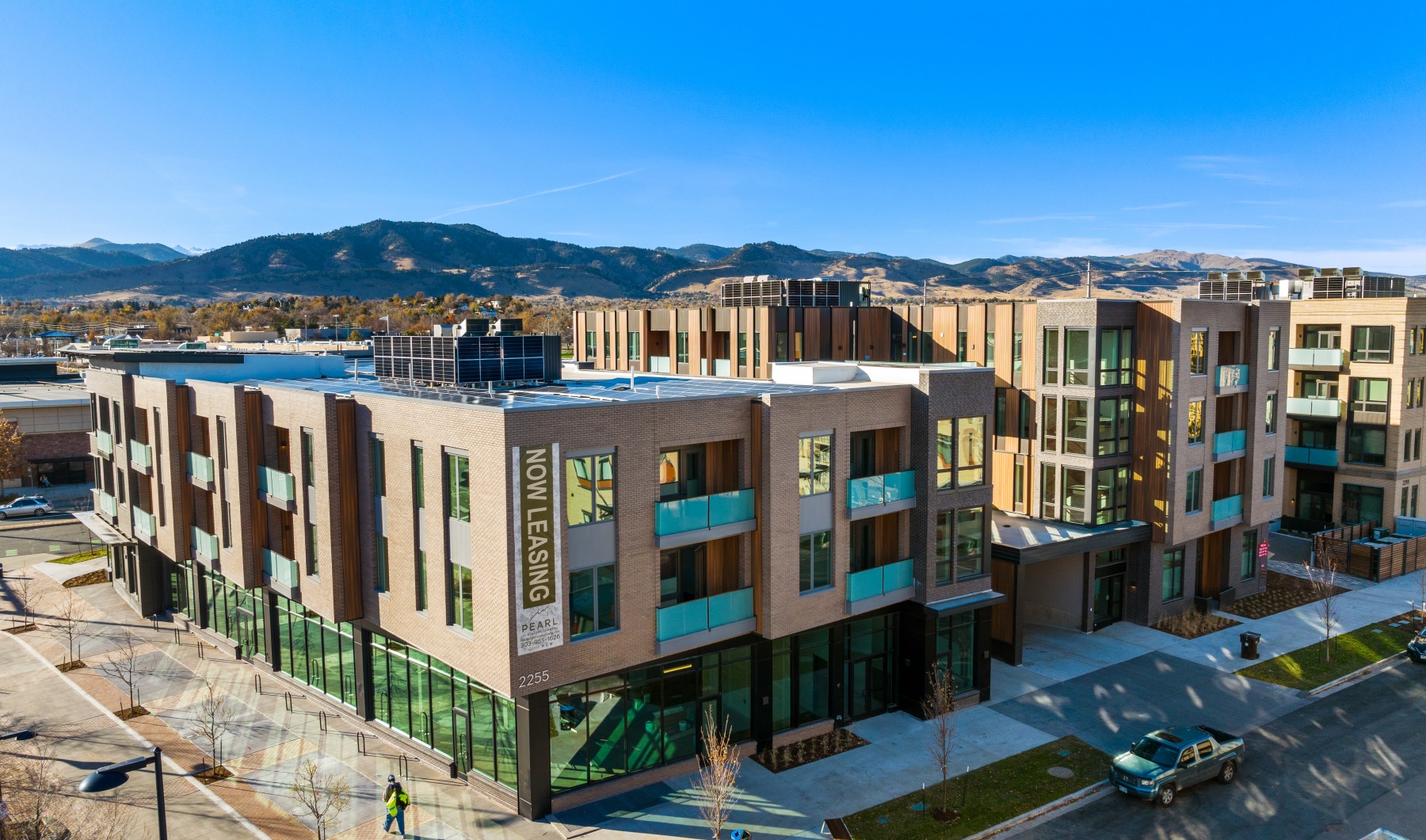 Mountain views over Pearl at Boulder Commons